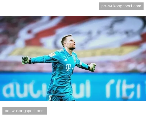 “足球走进社区”活动在慕尼黑启动，诺伊尔出席指导青少年