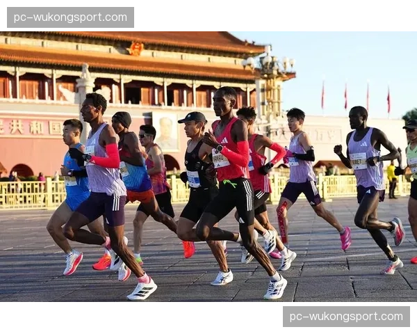 北京半程马拉松鸣枪起跑,2.2万名选手参与 北京半程马拉松鸣枪起跑,2.2万名选手参与