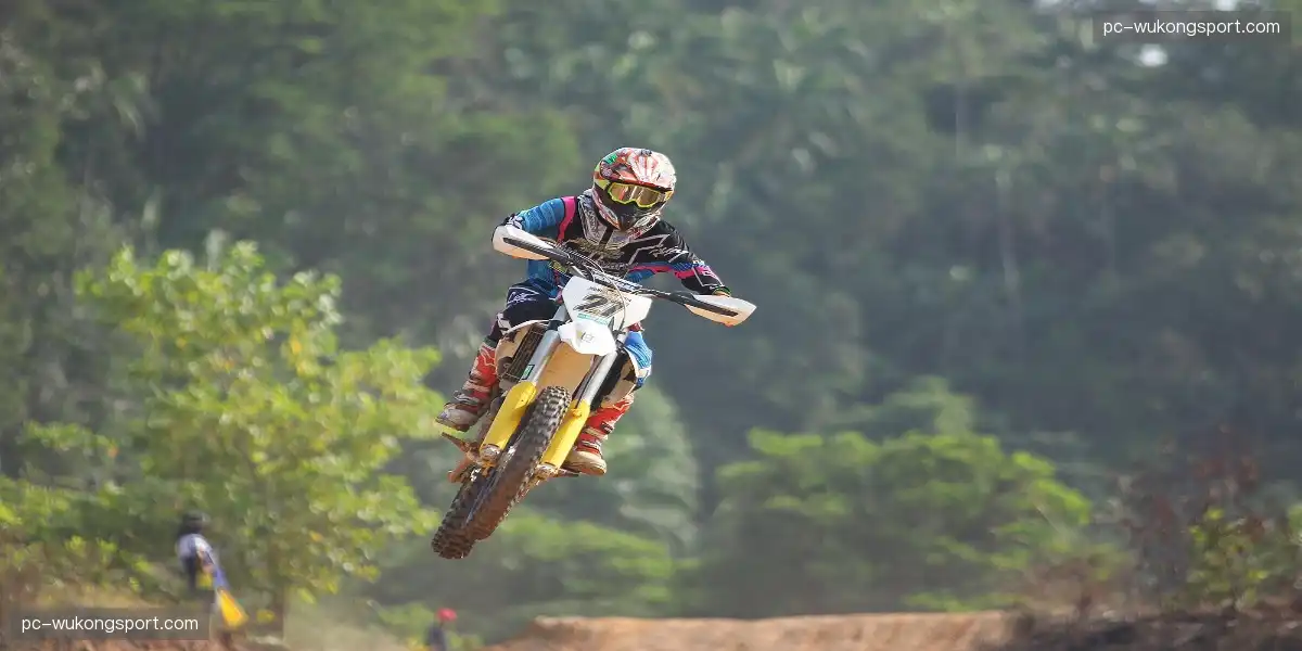 📱 AI生成你的专属观赛海报，记录每一个热血夜晚，史诗瞬间永恒定格!🖼️